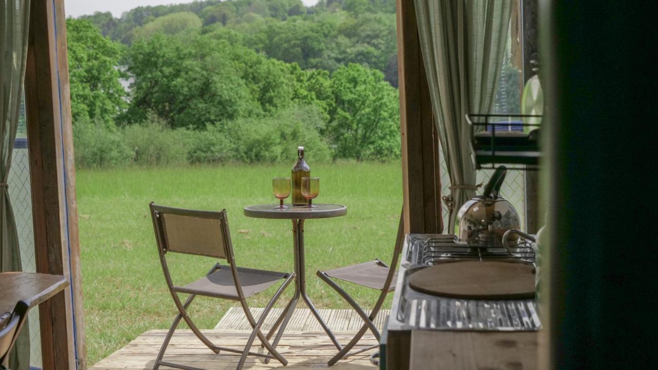 Quirky Vintage Horsebox Conversion With Stunning Views Of Ardingly Reservoir Balcombe Bagian luar foto