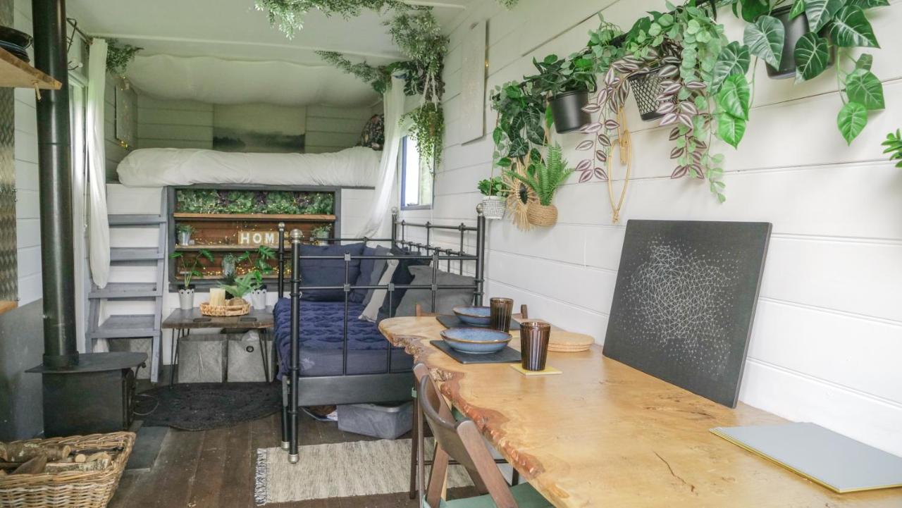 Quirky Vintage Horsebox Conversion With Stunning Views Of Ardingly Reservoir Balcombe Bagian luar foto